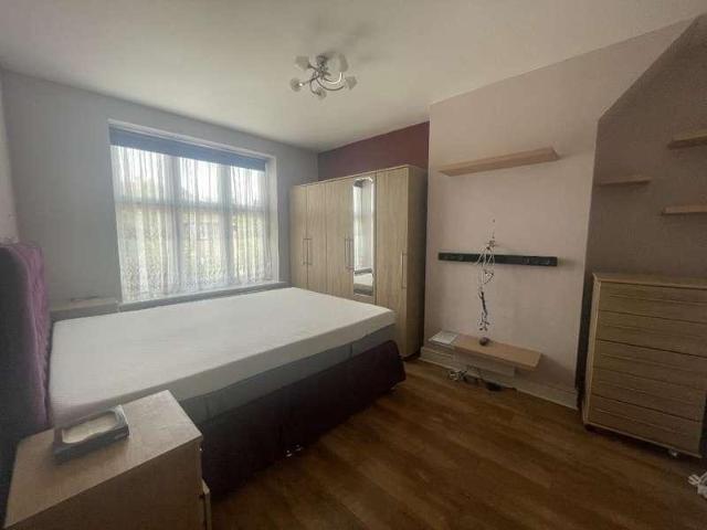 Flat for sale in Muswell Hill, Greater London