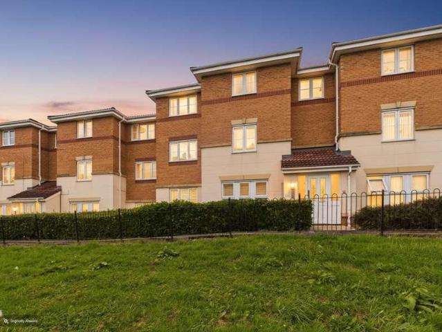 Flat for sale in Earlestown, St Helens
