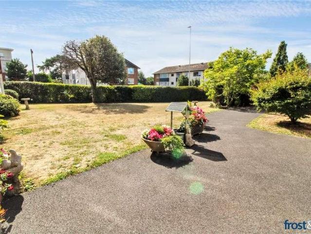 Flat for sale in Poole