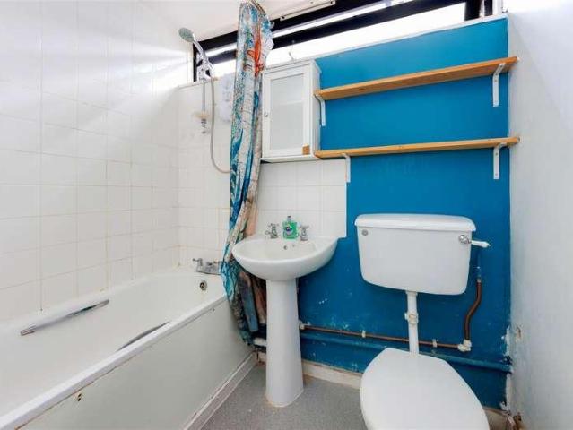 Flat for sale in Gospel Oak, Greater London