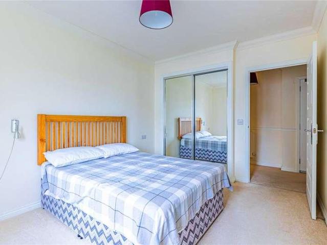 Flat for sale in Pouchen End, Hertfordshire