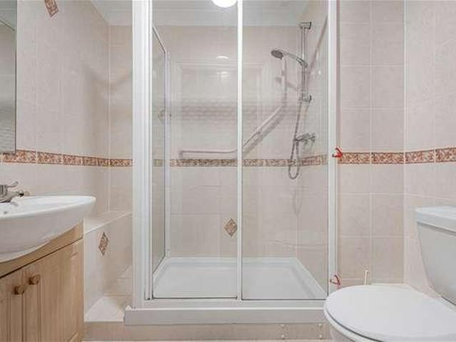 Flat for sale in Southdown, St Albans