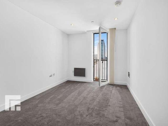 Flat for sale in City Centre, Falcon Lodge