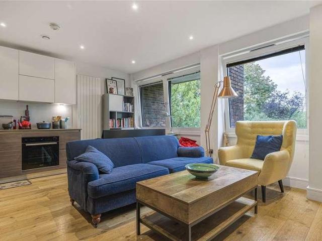 Flat for sale in London Borough of Lewisham, Greater London