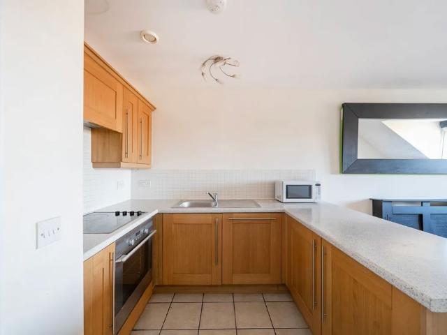 Flat for sale in Broxbourne, Hertfordshire