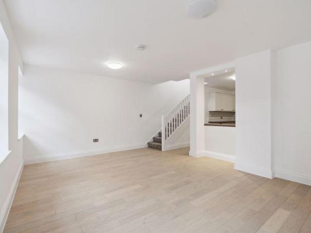 Flat for sale in Lunnon, Buckinghamshire