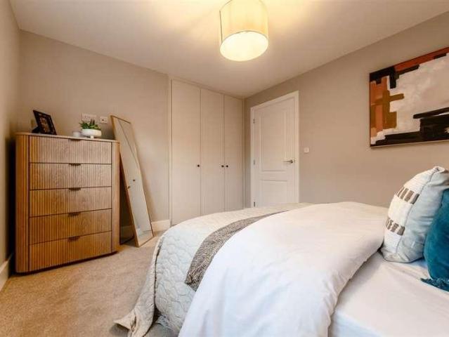 Flat for sale in Midway, Kent