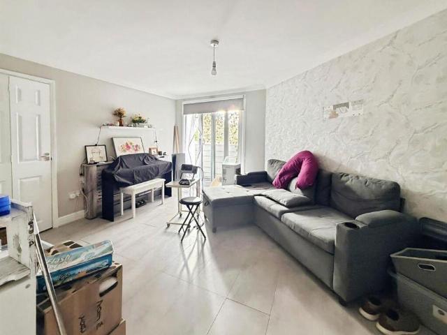 Flat for sale in Essex