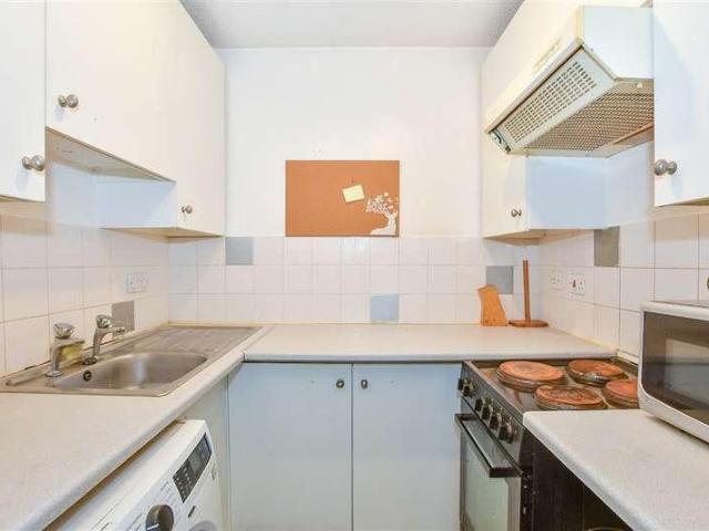 Flat for sale in Midway, Kent