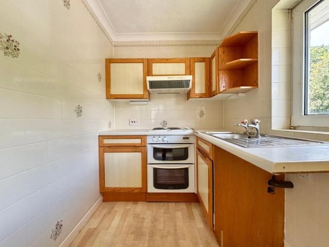 Flat for sale in Old Town, Rother