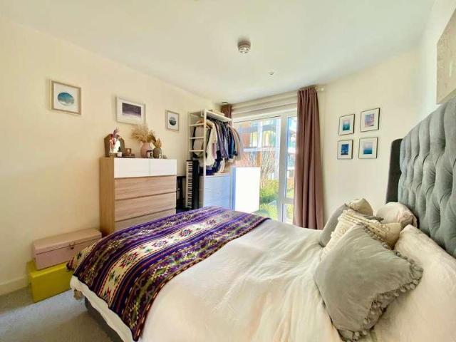 Flat for sale in Royal Arsenal Riverside, Greater London