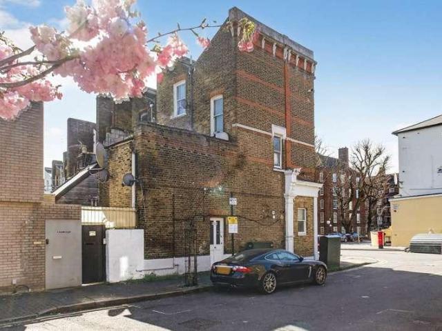 Flat for sale in Clapton, Lower Clapton
