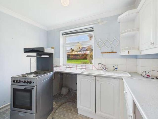 Flat for sale in Old Heath, Fordham Heath