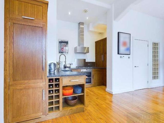 Flat for sale in Highfields, Old Wharf