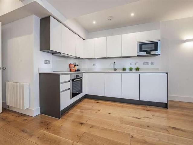 Flat for sale in Clewer Village, Windsor