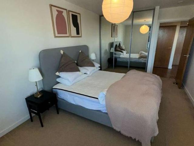 Flat for sale in Locksley Estate, Limehouse