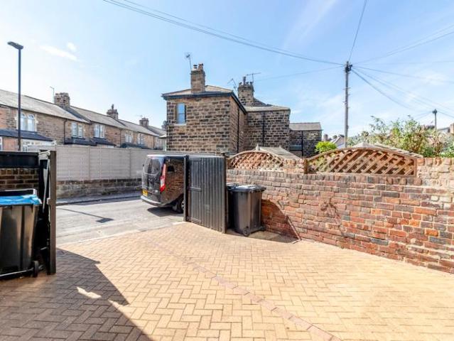 Flat for sale in Low Harrogate, Harrogate