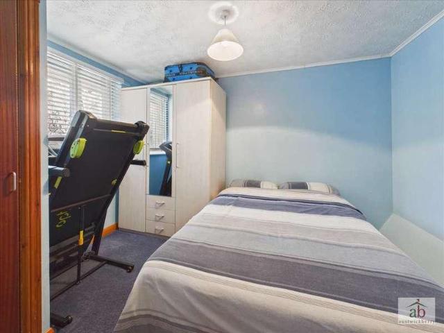 Flat for sale in Washbrook, Chelmondiston