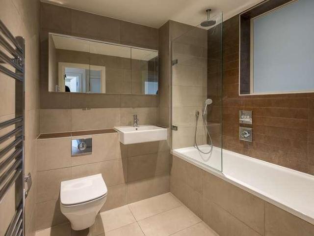 Flat for sale in North Kensington, Greater London