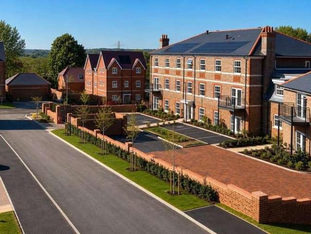Flat for sale in Bray Wick, Maidenhead