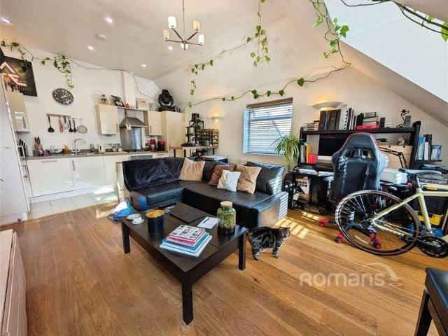 Flat for sale in Earley