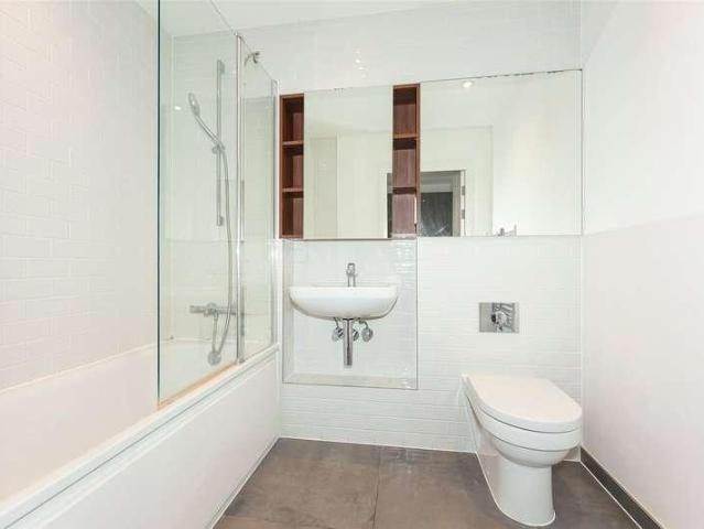 Flat for sale in Glyndon, Plumstead