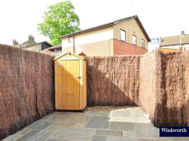 Flat for sale in North Finchley, Greater London