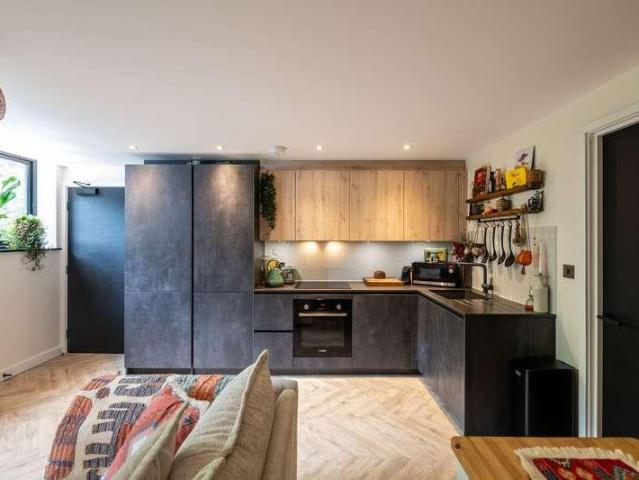 Flat for sale in South Park, Red Hill