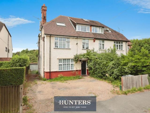 Flat for sale in Northwood, Northwood