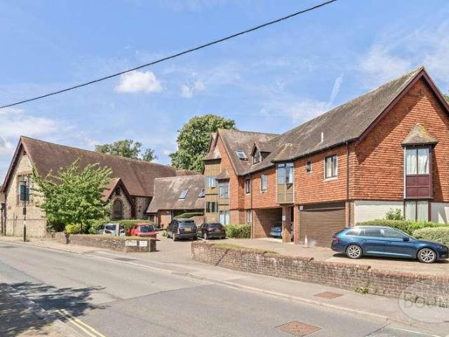Flat for sale in Petersfield, Bolton Low Houses
