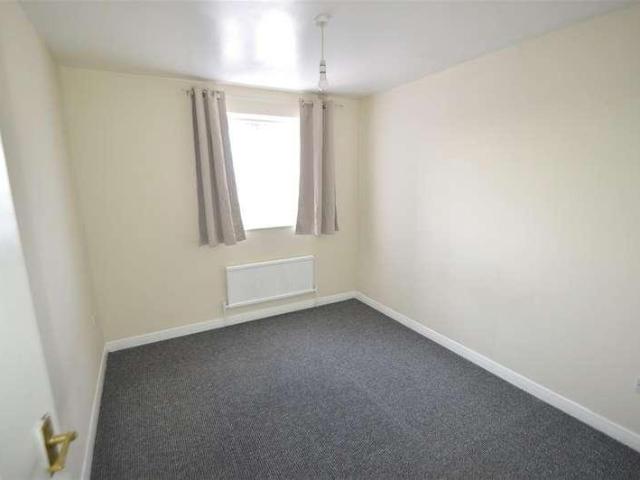 Flat for sale in Dagenham, Dagenham