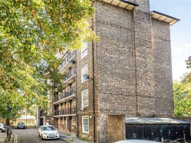 Flat for sale in London Borough of Lambeth, Greater London