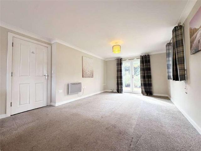 Flat for sale in California, Key Street