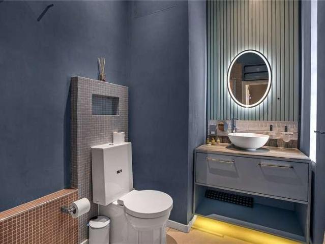 Flat for sale in Royal Borough of Kensington and Chelsea, Greater London