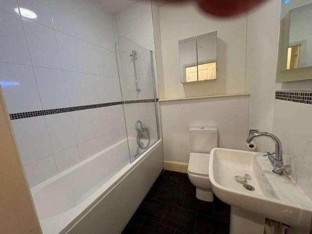 Flat for sale in Chippenham, Wiltshire