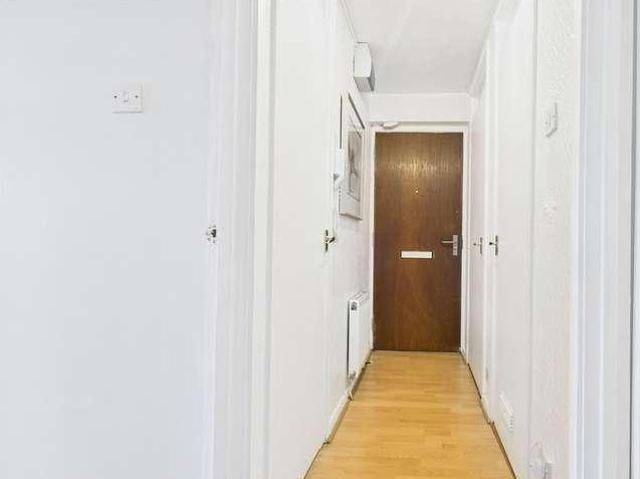 Flat for sale in Bacon's End, Kingshurst