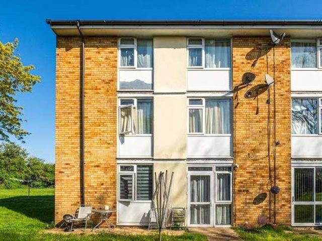 Flat for sale in Reading