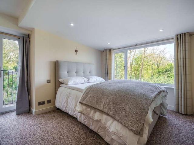 Flat for sale in Lindeth