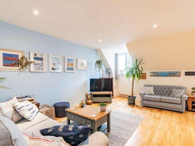 Flat for sale in South Tankerton, The Bridge