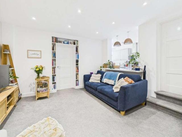 Flat for sale in Worthing, West Sussex