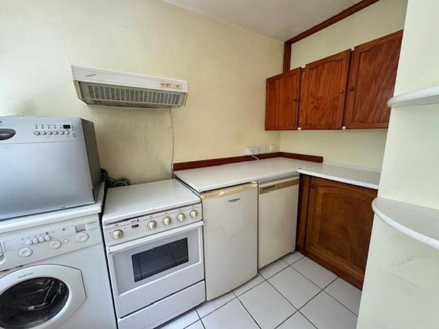 Flat for sale in London Borough of Ealing, Park Royal
