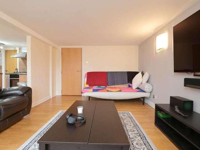Flat for sale in Moat, Slateford