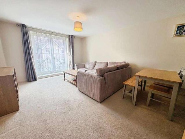 Flat for sale in Walton, Aylesbury