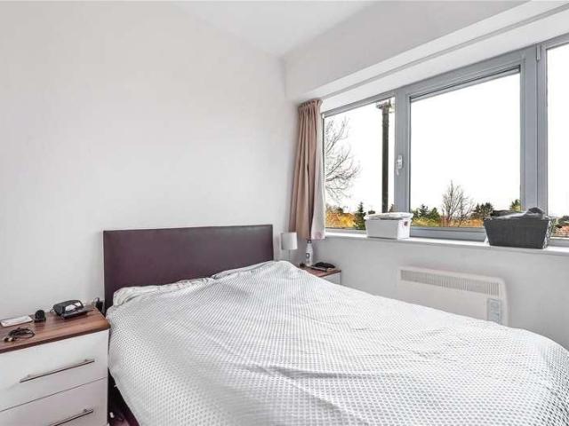 Flat for sale in The Slade, Oxfordshire