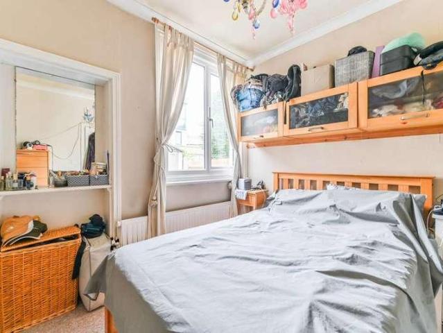 Flat for sale in South Croydon, Waddon