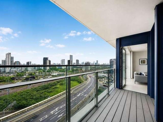 Flat for sale in Stratford Marsh, Greater London