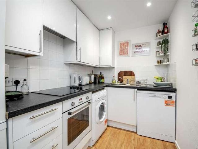 Flat for sale in St Albans, Five Acres