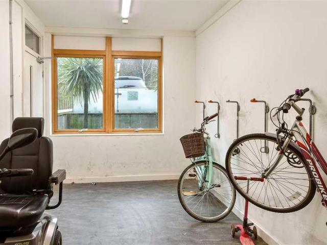 Flat for sale in Round Hill, Brighton & Hove