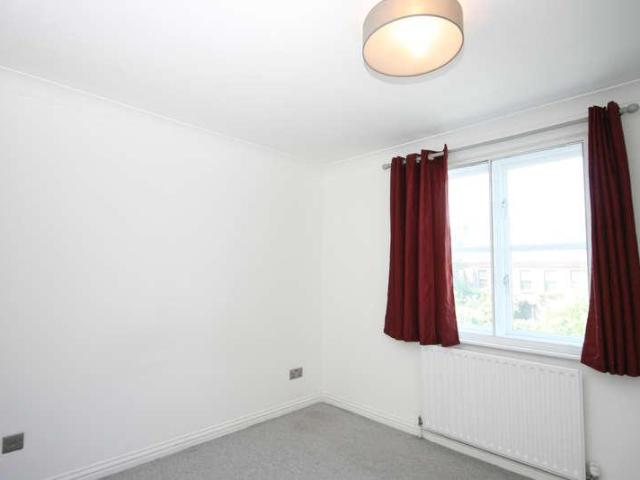 Flat for sale in Stepney, Greater London