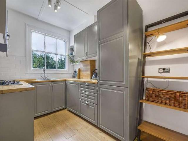 Flat for sale in London Borough of Lewisham, Greater London